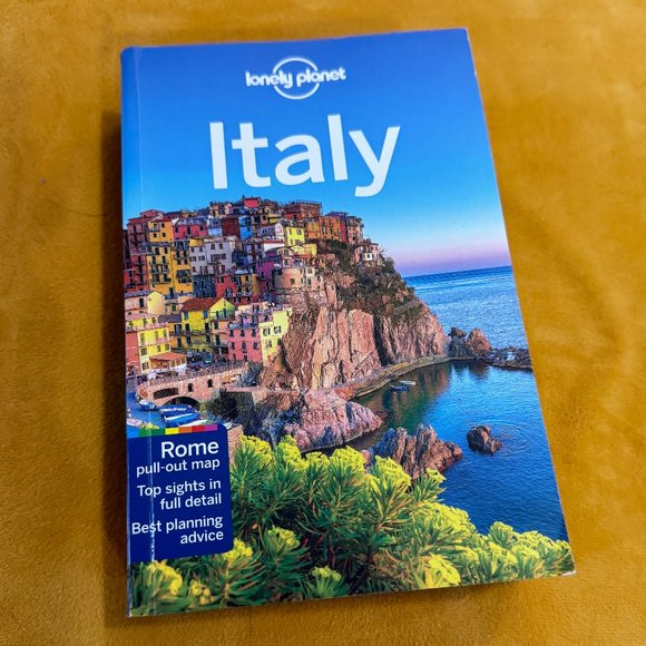“Italy” by Lonely Planet - paperback travel guide - Picture 1 of 7